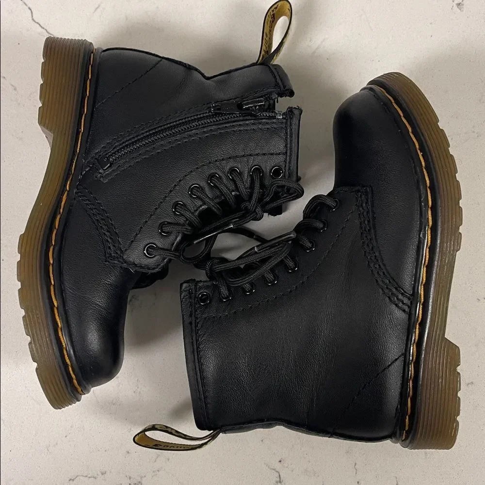 DR MARTEN TODDLER 1460 T SOFTY T LEATHER LACE UP BOOTS Size 8